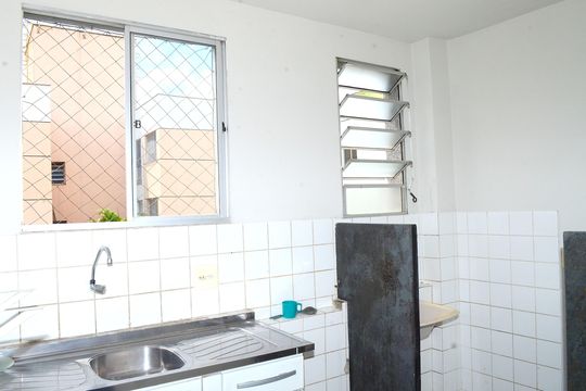 Cozinha de apartamento à venda com 2 quartos, 42m² em Dom Silverio, Belo Horizonte