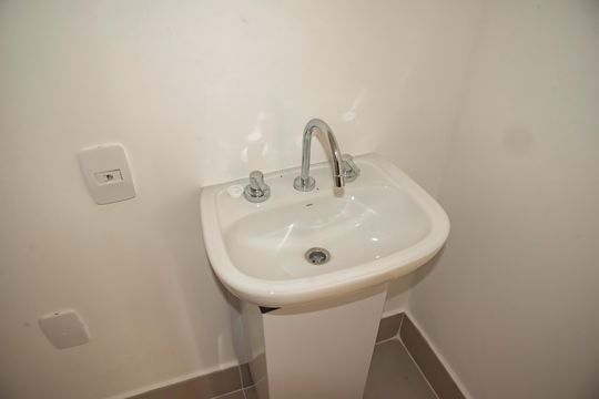 Banheiro de kitnet/studio à venda com 1 quarto, 25m² em Vila da Saúde, São Paulo