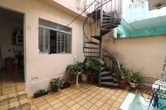 Quintal de casa à venda com 3 quartos, 170m² em Vila California, São Paulo