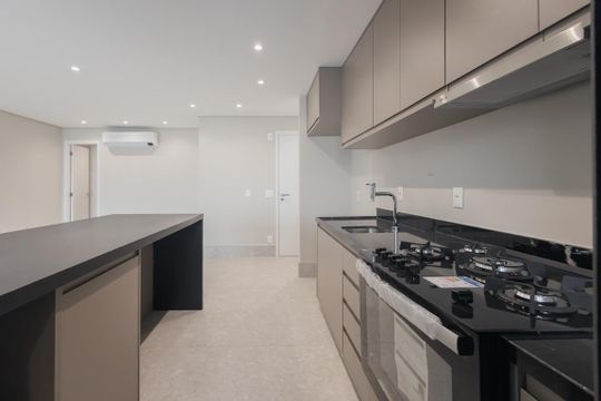 Cozinha de apartamento para alugar com 2 quartos, 86m² em Pinheiros, São Paulo