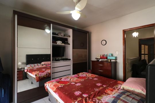 Suíte de casa à venda com 3 quartos, 241m² em Olímpico, São Caetano do Sul
