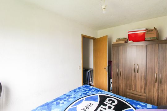 Quarto 1 de apartamento à venda com 2 quartos, 54m² em Guajuviras, Canoas