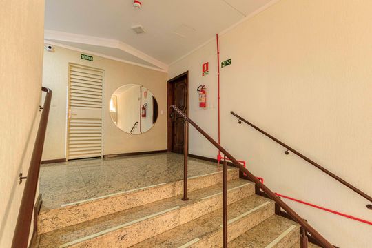 Hall de entrada de apartamento para alugar com 2 quartos, 59m² em Moinhos de Vento, Porto Alegre