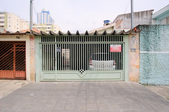 Fachada de casa à venda com 2 quartos, 123m² em Chácara Califórnia, São Paulo