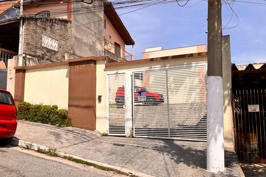 Fachada de casa de condomínio à venda com 2 quartos, 65m² em Vila California, São Paulo