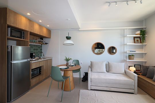 Espaço integrado - Sala de kitnet/studio à venda com 1 quarto, 30m² em Jardim do Salso, Porto Alegre