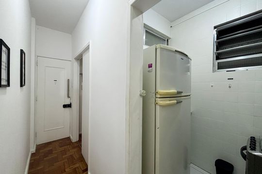 Cozinha de apartamento para alugar com 1 quarto, 50m² em Copacabana, Rio de Janeiro