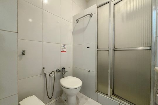 Banheiro social de apartamento para alugar com 1 quarto, 50m² em Copacabana, Rio de Janeiro