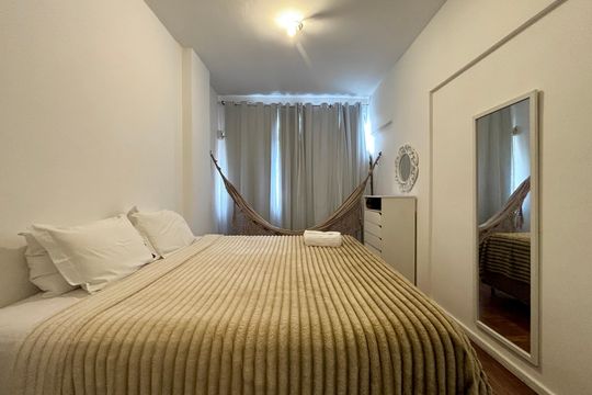 Sala/Quarto de apartamento para alugar com 1 quarto, 50m² em Copacabana, Rio de Janeiro