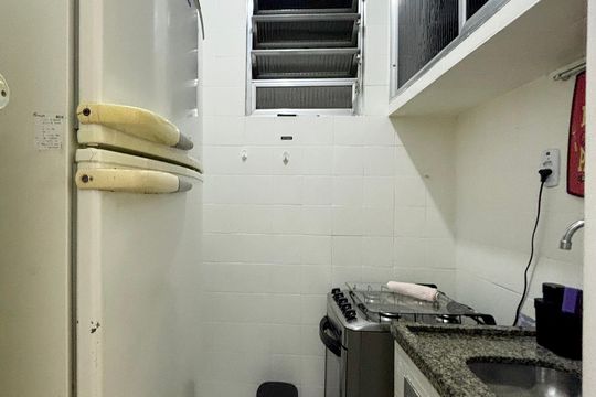 Cozinha de apartamento para alugar com 1 quarto, 50m² em Copacabana, Rio de Janeiro