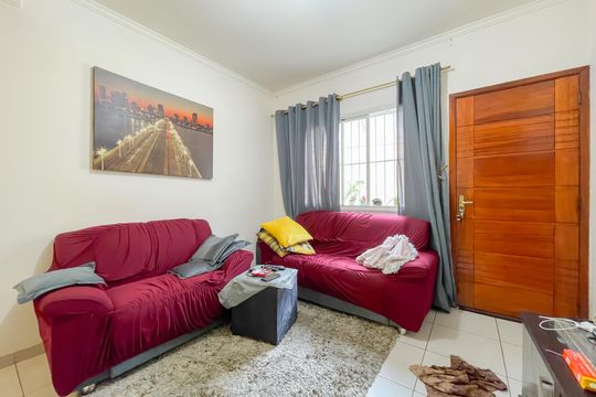 Sala de casa de condomínio à venda com 2 quartos, 60m² em Veloso, Osasco