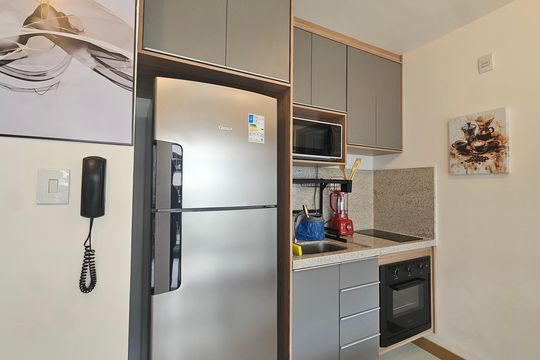 Cozinha de apartamento para alugar com 1 quarto, 34m² em Barra, Salvador