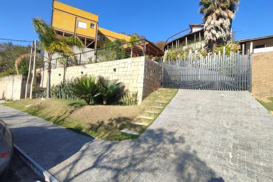 Fachada de casa de condomínio à venda com 3 quartos, 300m² em Colinas do Ermitage (sousas), Campinas