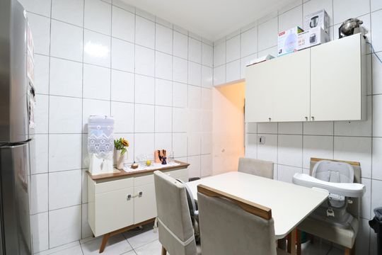 Cozinha 2 de casa à venda com 4 quartos, 175m² em Vila Anglo Brasileira, São Paulo