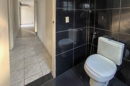 Banheiro de apartamento à venda com 2 quartos, 67m² em Jardim Santa Clara do Lago I, Hortolândia
