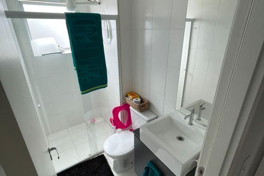 Banheiro de apartamento à venda com 2 quartos, 48m² em Conceicao, Osasco
