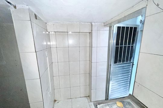 Cozinha de kitnet/studio para alugar com 1 quarto, 18m² em Vila Aurora (zona Norte), São Paulo