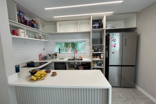 Cozinha de casa à venda com 4 quartos, 390m² em Cachambi, Rio de Janeiro