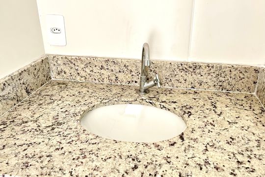 Banheiro  de apartamento para alugar com 2 quartos, 46m² em Jardim Flor da Montanha, Guarulhos