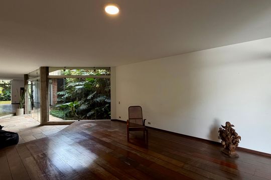 Casa à venda com 4 quartos, 290m² em Butantã, São Paulo