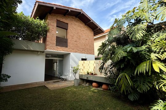 Casa à venda com 4 quartos, 290m² em Butantã, São Paulo