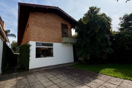 Casa à venda com 4 quartos, 290m² em Butantã, São Paulo