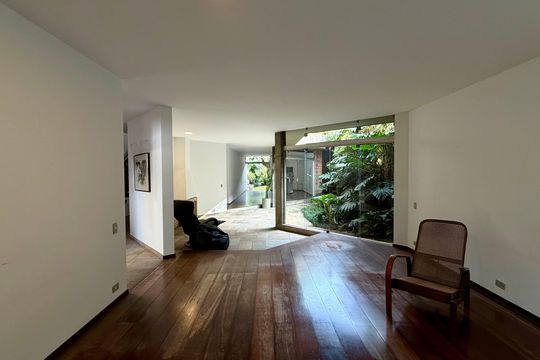 Casa à venda com 4 quartos, 290m² em Butantã, São Paulo