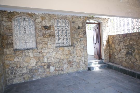 Área Externa -  Garagem de casa para alugar com 3 quartos, 201m² em Jaguaré, São Paulo