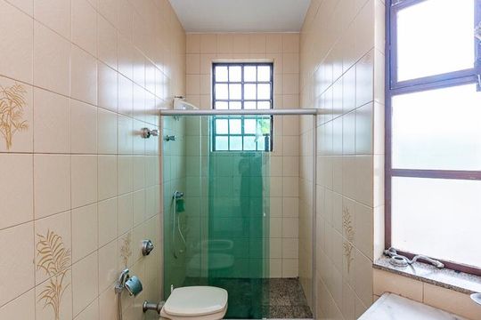 Banheiro da Suíte de casa à venda com 4 quartos, 309m² em Santa Lúcia, Belo Horizonte