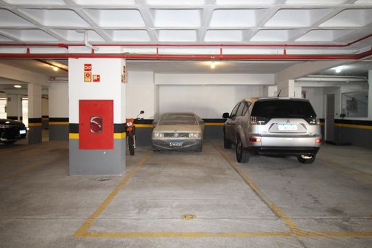 Garagem de apartamento à venda com 2 quartos, 67m² em Bom Jesus, Porto Alegre