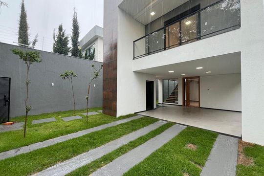 Garagem de casa à venda com 4 quartos, 266m² em Trevo, Belo Horizonte