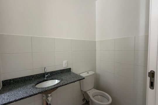 Banheiro de apartamento para alugar com 2 quartos, 47m² em Palmeiras, Belo Horizonte