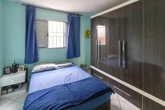 Quarto 2 de casa à venda com 4 quartos, 240m² em Jardim Guimaraes, Guarulhos