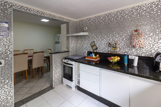Cozinha de casa à venda com 4 quartos, 240m² em Jardim Guimaraes, Guarulhos