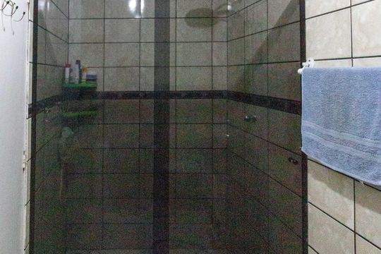 Banheiro de casa à venda com 4 quartos, 240m² em Jardim Guimaraes, Guarulhos