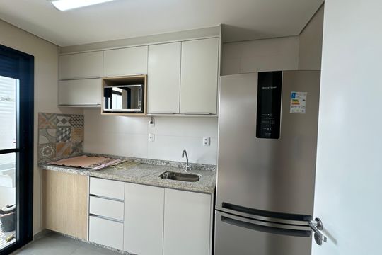 Cozinha de apartamento para alugar com 1 quarto, 46m² em Empresarial 18 do Forte, Barueri