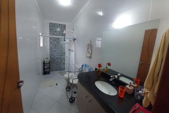 Casa à venda com 3 quartos, 125m² em Jardim Andrea Demarchi, São Bernardo do Campo