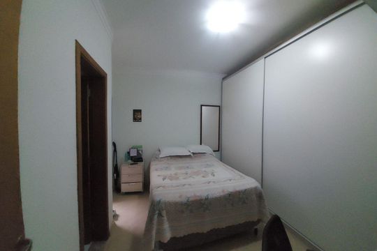 Casa à venda com 3 quartos, 125m² em Jardim Andrea Demarchi, São Bernardo do Campo