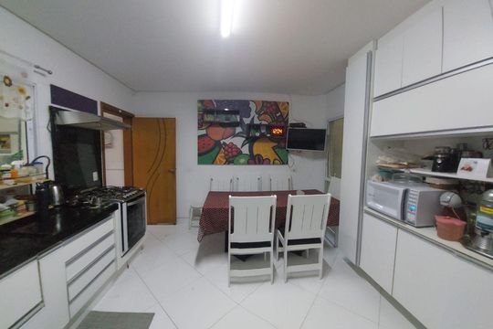 Casa à venda com 3 quartos, 125m² em Jardim Andrea Demarchi, São Bernardo do Campo