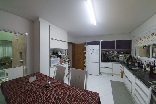 Casa à venda com 3 quartos, 125m² em Jardim Andrea Demarchi, São Bernardo do Campo