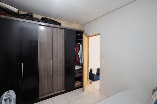 Quarto 2 de casa para alugar com 2 quartos, 64m² em Jardim Julieta, São Paulo