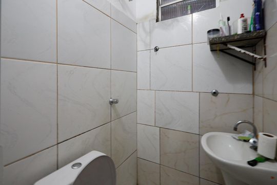 Banheiro 2 de casa para alugar com 2 quartos, 64m² em Jardim Julieta, São Paulo
