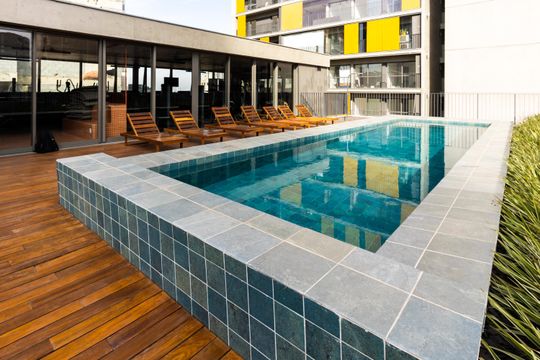 Piscina de kitnet/studio para alugar com 1 quarto, 27m² em Sumarezinho, São Paulo
