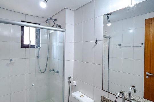 Banheiro de apartamento à venda com 2 quartos, 52m² em Tatuapé, São Paulo