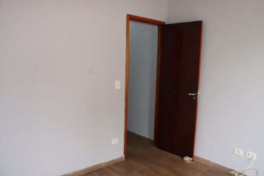 Casa de Condomínio para alugar com 2 quartos, 65m² em Cemucam, Cotia