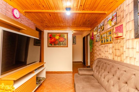 Casa à venda com 3 quartos, 300m² em Vila Zat, São Paulo