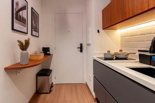 Cozinha de kitnet/studio à venda com 1 quarto, 24m² em Cidade Monções, São Paulo