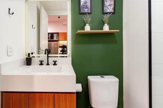 Banheiro de kitnet/studio à venda com 1 quarto, 24m² em Cidade Monções, São Paulo