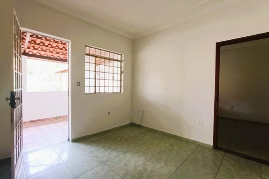 Sala de casa para alugar com 2 quartos, 80m² em Jardim das Alterosas - 2ª Seção, Betim
