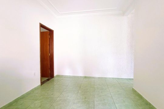Sala de casa para alugar com 2 quartos, 80m² em Jardim das Alterosas - 2ª Seção, Betim
